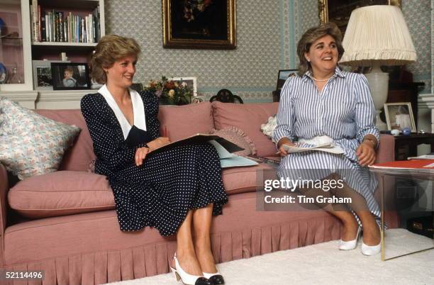 Princess Diana In Her Sitting Room At Home In Kensington Palace With Her Lady-in-waiting Anne Beckwith-smith