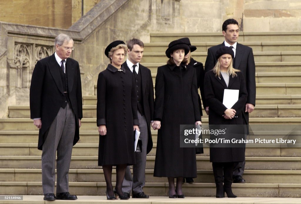 Gloucester Family At Alice's Funeral