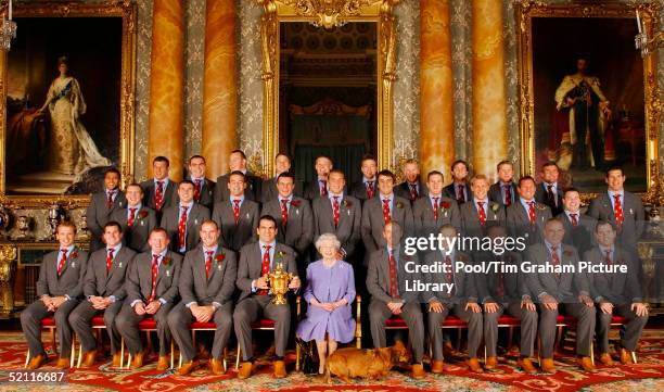 Joined By One Of Her Pet Dorgis The Queen Poses With The England Rugby Squad At Buckingham Palace To Celebrate The Rugby World Cup Win. Front Row :...