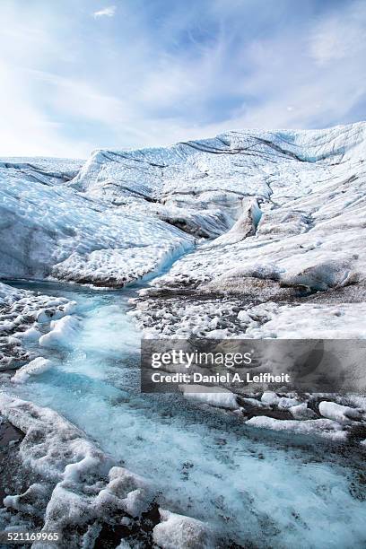 melt water stream on root glacier - root glacier stockfoto's en -beelden