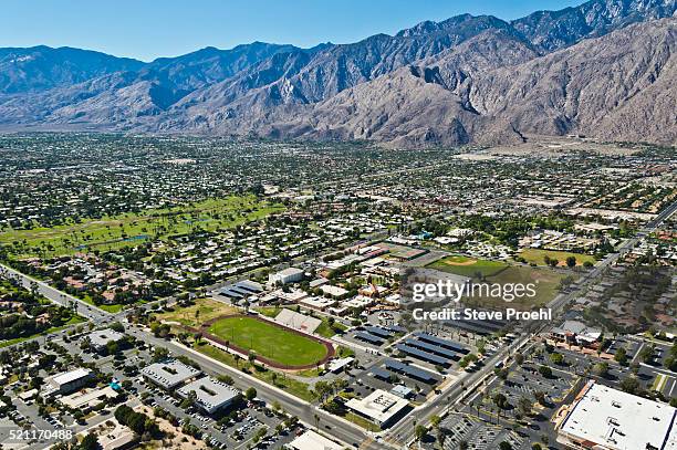 palm springs houses - los angeles mountains stockfoto's en -beelden