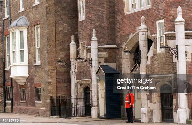 Lone Guardsman Outside St James's Palace, The London Home Of The Prince Of Wales, Where The Body Of Diana, Princess Of Wales, Lies In The Chapel.