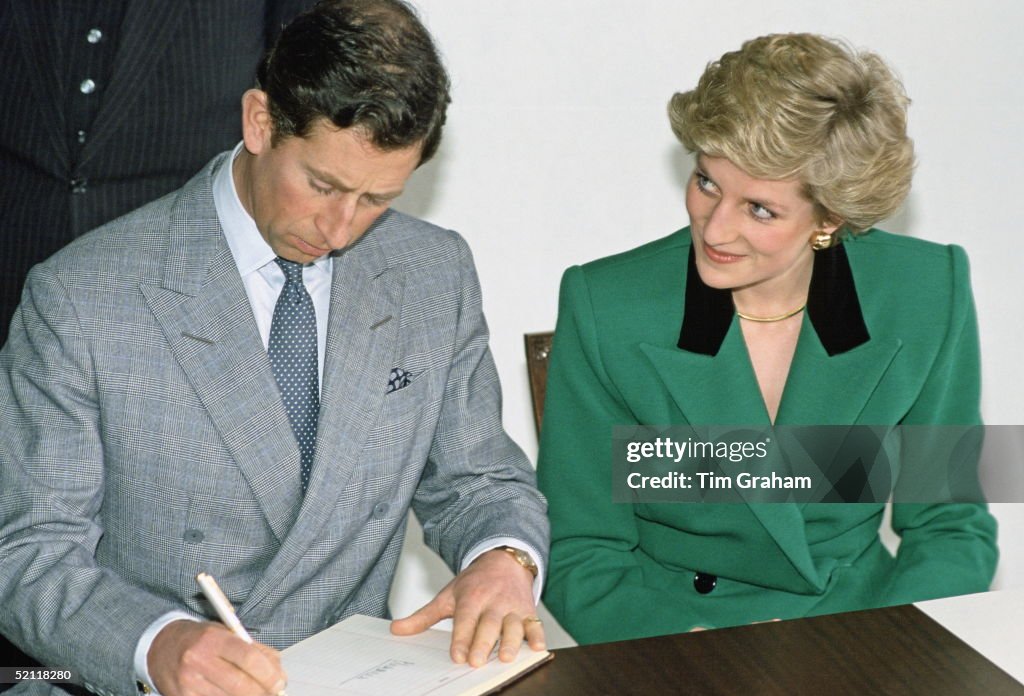 Charles And Diana Sign Visitors Book