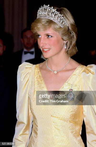 Princess Diana At A Banquet During An Official Visit To Canada Wearing The Cambridge Knot Diamond And Pearl Tiara With A Heart-shaped Diamond...