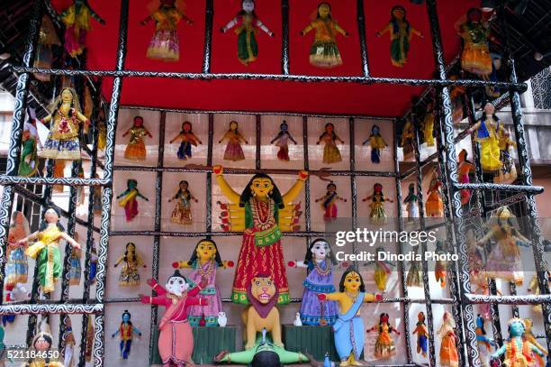 durga puja decoration at kolkata, calcutta, india - saraswati stock-fotos und bilder