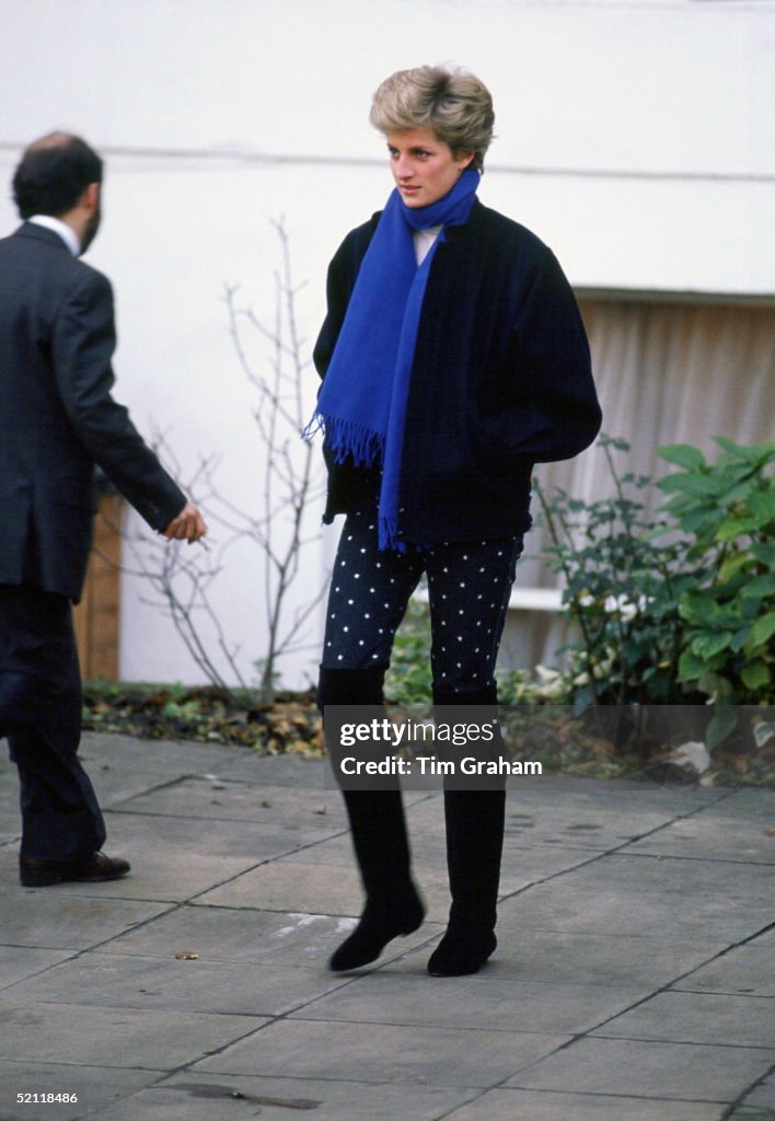 Diana On The School Run