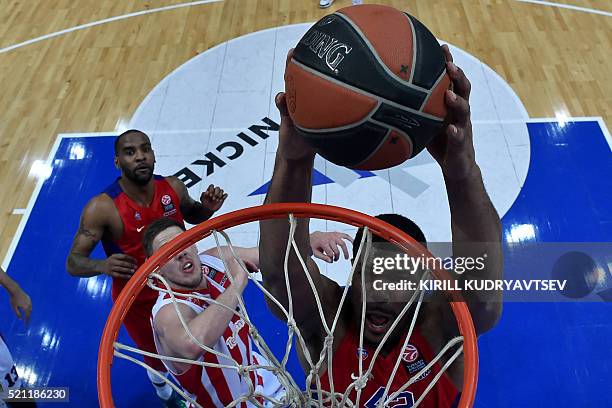 Moscow's US forward Kyle Hines vies Crvena Zvezda's center Vladimir Stimac during the Euroleague play-off game 2 match between CSKA Moscow and Crvena...