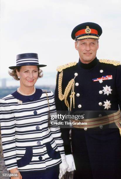 King Harald And Queen Sonja Of Norway At Edinburgh Castle During Their State Visit To Britain.