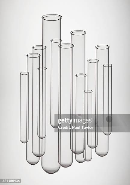 test tubes - reageerbuis stockfoto's en -beelden