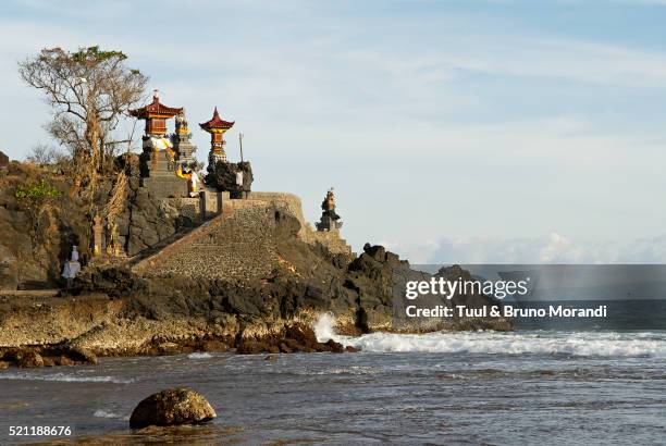 pura batu bolong hindu temple in lombok - lombok bildbanksfoton och bilder