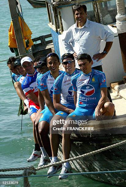 Team Bouygues telecom pose on a boat before the third stage of the Tour of Qatar cycling race between Al Wakra and Al Khor Corniche, 02 february...