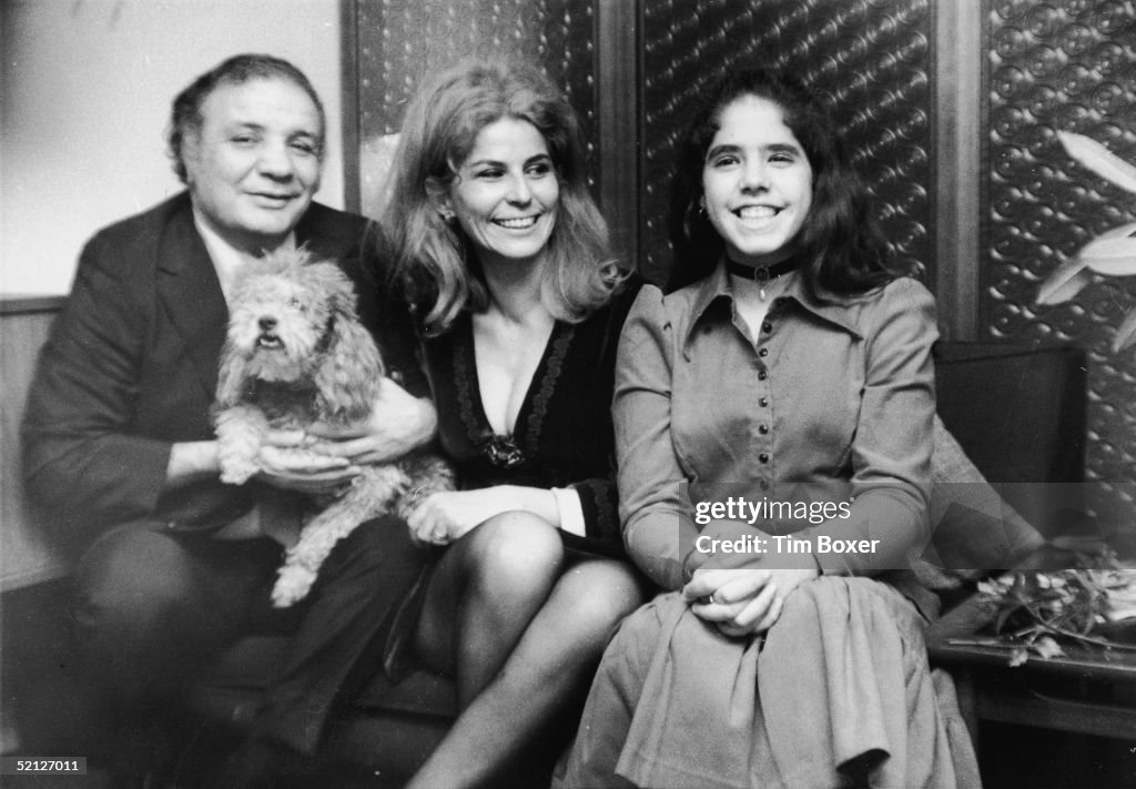Boxing Legend Jake LaMotta Poses For A Family Portrait With His Wife boxing-legend-jake-lamotta-poses-for-a-family-portrait-with-his-wife