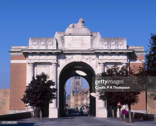 menin gate, ypres, west flanders, belgium - menin gate stock pictures, royalty-free photos & images