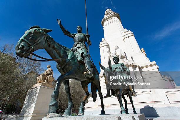 cervantes monument, plaza de espana, madrid - don quixote stockfoto's en -beelden