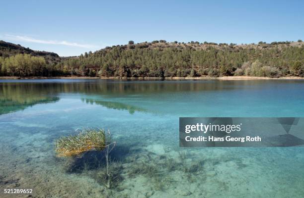 lagoon in parque natural de las lagunas ruidera - ciudad real stock pictures, royalty-free photos & images
