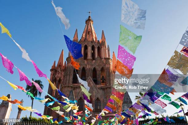 parroquia de san miguel archangel church tower - méxico stock pictures, royalty-free photos & images