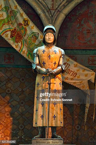 notre-dame de reims cathedral, france - st joan of arc stock pictures, royalty-free photos & images