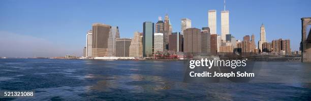 east river and new york skyline - mid atlantic usa imagens e fotografias de stock