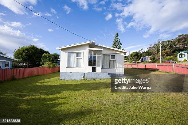 small house with yard, tasmania, australia - jake warga stock pictures, royalty-free photos & images