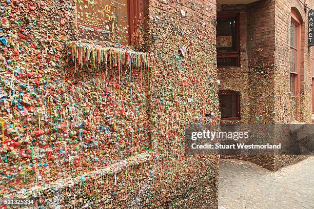 gum wall - pike place market 個照片及圖片檔