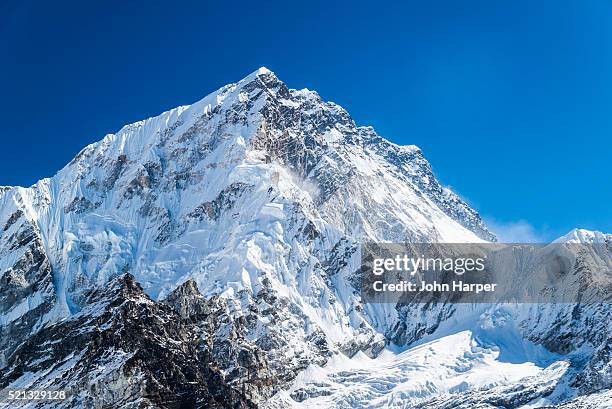 himalayas, mt. everest trek, khumbu valley, nepal - mount everest stock-fotos und bilder