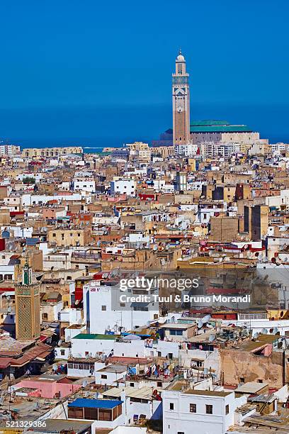 morocco, casablanca, old medina and hassan ii mosque - casablanca photos et images de collection