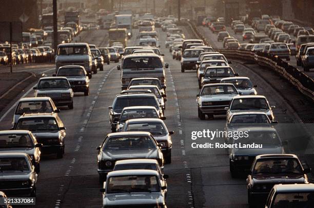 rush hour traffic on harbor freeway - embotellamiento fotografías e imágenes de stock