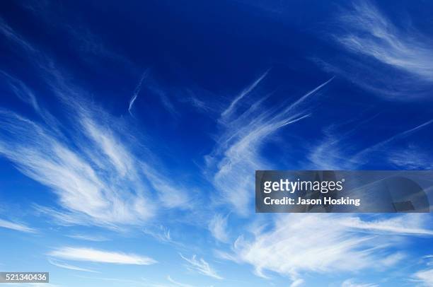 cirrus clouds - 巻雲 ストックフォトと画像