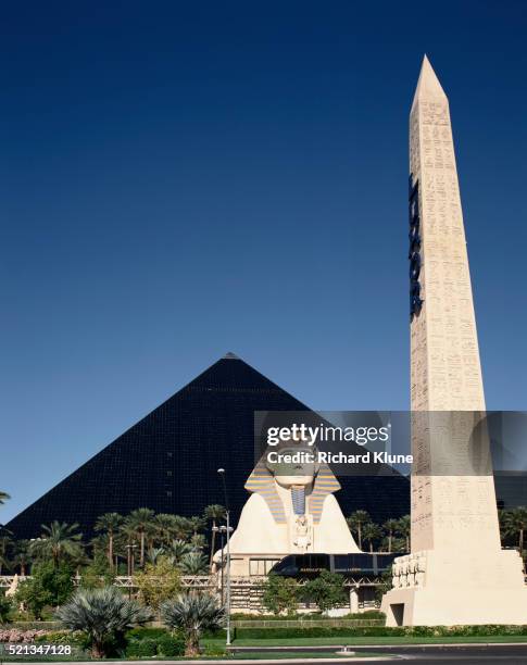 obelisk at luxor hotel and casino - las vegas pyramid hotel stock pictures, royalty-free photos & images