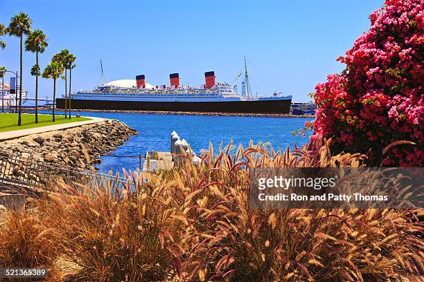 queen mary ocean liner at long beach, california - queen mary stockfoto's en -beelden