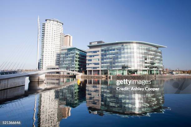 media city the home of the bbc in the north at salford quays, manchester, uk - salford quays fotografías e imágenes de stock