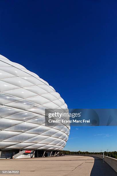 allianz arena soccer stadium - bayern munich soccer stock pictures, royalty-free photos & images