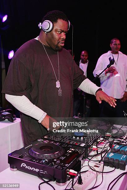 Rapper Biz Markie DJ's at the ESPN The Magazine Party hosted by Alicia Keys at The Next House, February 4, 2005 in Jacksonville, Florida. .