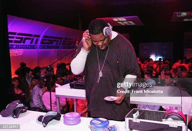 Rapper Biz Markie DJ's at the ESPN The Magazine Party hosted by Alicia Keys at The Next House, February 4, 2005 in Jacksonville, Florida. .