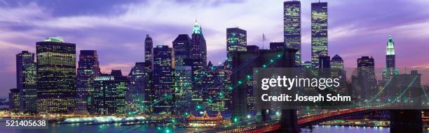brooklyn bridge and manhattan skyline - new york city skyline twin towers photos et images de collection