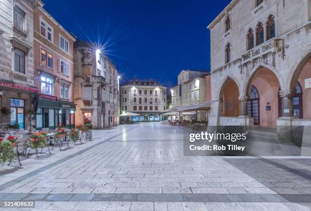people's square at dawn - peoples square stock pictures, royalty-free photos & images