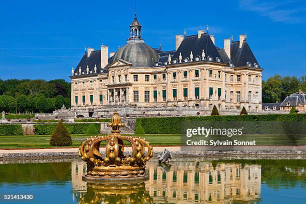vaux-le-vicomte castle, france - chateau de vaux le vicomte stock pictures, royalty-free photos & images