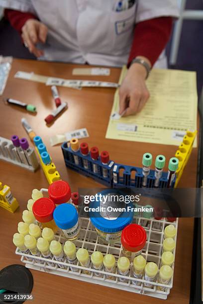 Labo Test 35 Test Labo Stock Photos, High-Res Pictures, and Images - Getty Images