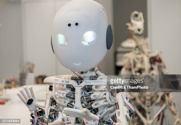 roboy humanoid robot - roboy - fotografias e filmes do acervo