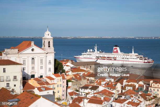 cruise ship ms deutschland (reederei peter deilmann) at terminal de cruzeiros de santa apolonia near - ms deutschland cruise ship imagens e fotografias de stock