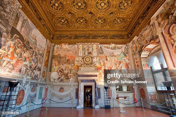 florence, audience chamber in palazzo vecchio - firenze foto e immagini stock