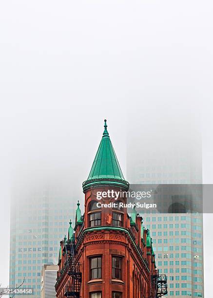 Bce Building 144 Bce Tower Stock Photos, High-Res Pictures, and Images - Getty Images