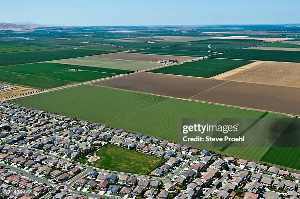 suburbs and farmland - urban sprawl ストックフォトと画像