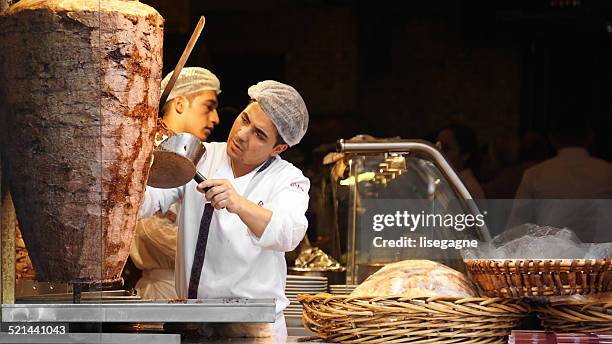 shawarma vendor on taksim, istanbul - döner stockfoto's en -beelden