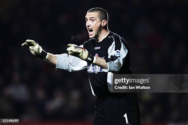 Dean Kiely of Charlton Athletic organises his defence during the Barclays Premiership match between Charlton Athletic and Liverpool at The Valley on...