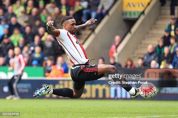 Jermain Defoe of Sunderland scores his team's second goal during the Barclays Premier League match between Norwich City and Sunderland at Carrow Road...