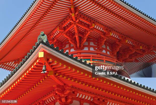 konpon daito pagoda atop sacred koyasan mountain in wakayama, japan - konpon daito stock pictures, royalty-free photos & images