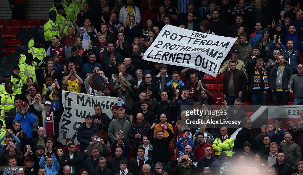 Manchester United v Aston Villa - Premier League