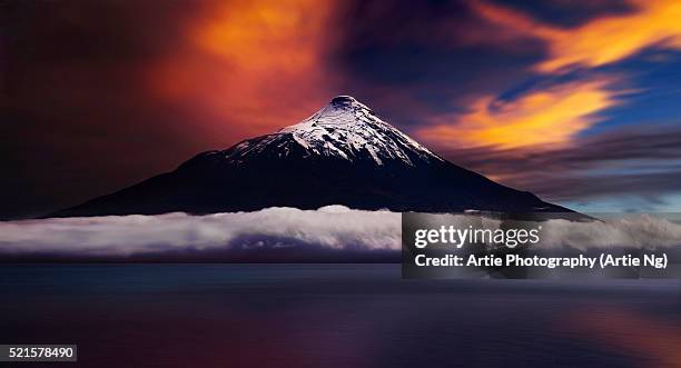 osorno volcano from llanquihue lake, los lagos region, patagonia, chile, south america - puerto montt 個照片及圖片檔