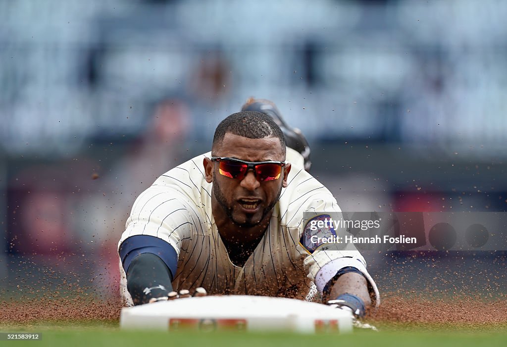 Los Angeles Angels of Anaheim v Minnesota Twins